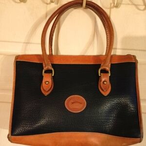 Authentic genuine vintage collectible Dooney and Bourke purse  Navy & tanned